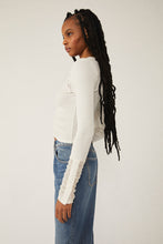 Load image into Gallery viewer, Free People Size X- Small Ivory Top- Ladies
