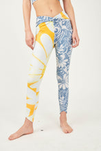 Load image into Gallery viewer, Free People Size Small Blue Print Leggings- Ladies
