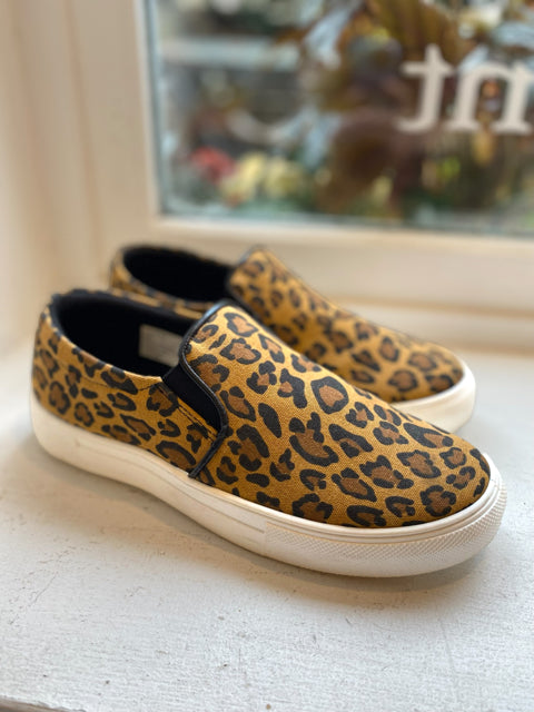 Size 9 Animal Print Shoes- Ladies