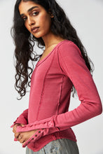 Load image into Gallery viewer, Free People Size X- Small Pink Top- Ladies
